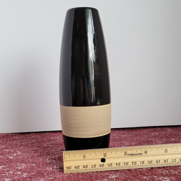 Black Vase With Cream Textured Stripe - Picture 3 of 7